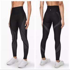 Lululemon leggings high waisted black back pocket size 2 with design full length